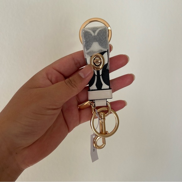 Coach Trigger Snap Bag Charm - Picture 9 of 13